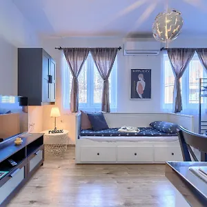https://hostel-monte-zaro.pula-hotels.org